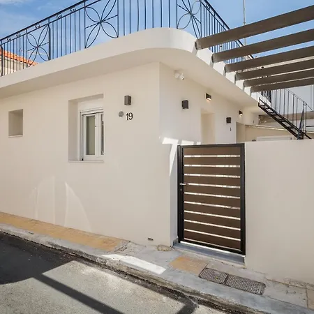 Corner Apts Daire