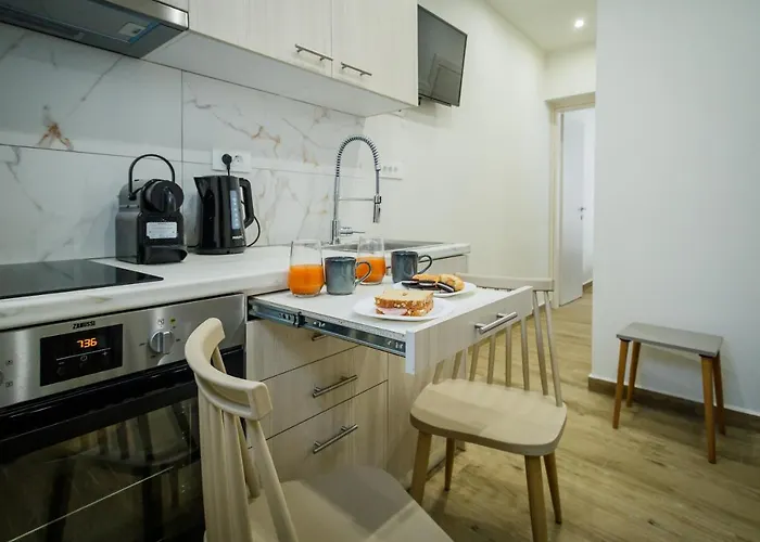 Appartement Corner Apts - Charming For 3 In The Heart Of The Perfect For Memorable Summer Experiences By Mana Gers Zante