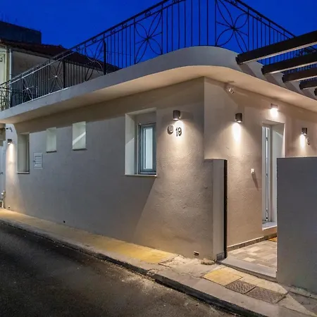 Corner Apts - Charming For 3 In The Heart Of The Perfect For Memorable Summer Experiences By Mana Gers * ザキントス